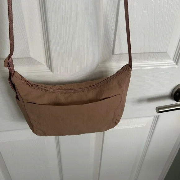 Lululemon Sling Crossbody Bag 2L Tan/Clay - Picture 4 of 11